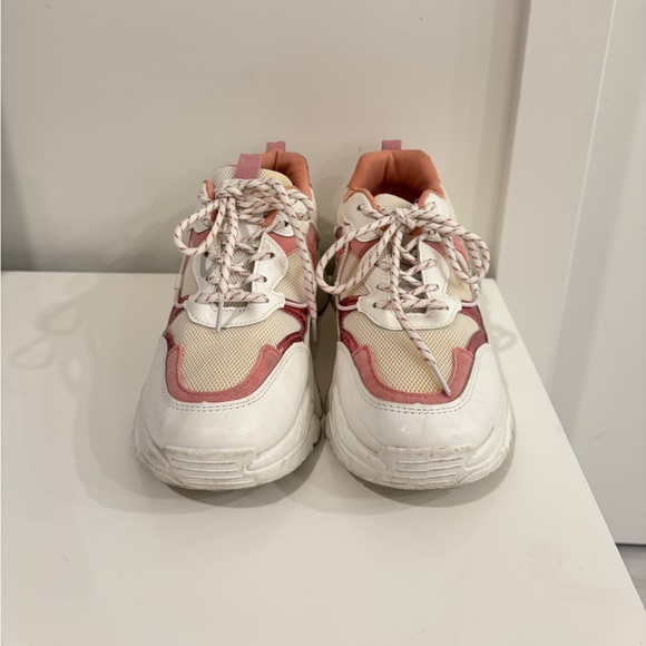 Ardene Chunky Sneakers size 9 ✨ - Picture 2 of 8